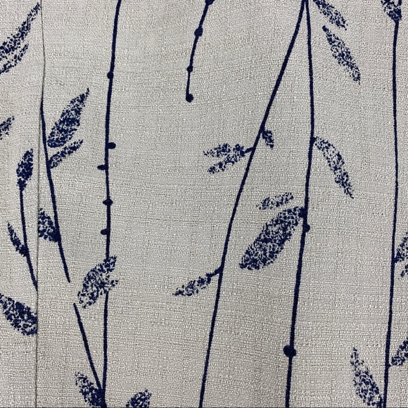 Collar Pattern Button Up Blouse w/ Shoulder Pads - Picture 5 of 5